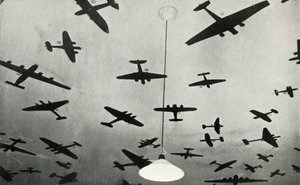 1941年第二次世界大战期间英国皇家空军训练学校的军用飞机轮廓。 作者 查尔斯·布朗