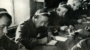 电信培训，1941年。 作者 查尔斯·布朗