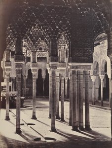 [阿尔罕布拉宫的狮子院，从门廊庙下看】，1862年。