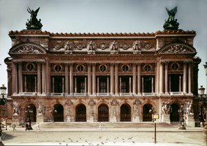 查尔斯·卡尼尔（Charles Garnier，1825-1898 年）于 1875 年在巴黎建造的歌剧院外观