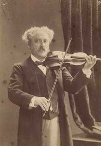 小提琴家和作曲家帕布罗-德-萨拉萨特的肖像，1844-1908年，约1890年。 作者 查尔斯·格舍尔