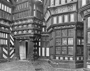 The Porch and Hall Window (b/w photo) 作者 查尔斯·拉瑟姆（Charles Latham）