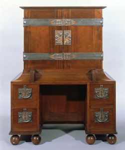 橱柜 - 前封闭，1898年（桃花心木和白色冬青）（另见272466,272468）