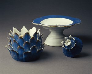 嘉定时期（1796-1820）c.1800（瓷器）蔬菜形式盖碗，盖子和塔扎（另见314544）