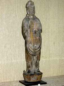 Kouan-yin，慈悲的菩萨，宋朝（960-1276）（彩绘木）
