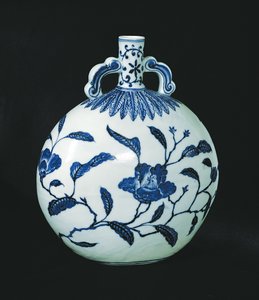 朝圣者蓝色和白色葫芦与花卉装饰，c.1403-24（陶瓷） 作者 中文学校