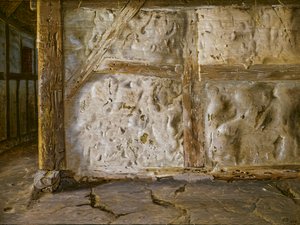 石灰白半截木墙