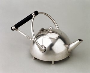 六角形的半球形茶壶，由James Dixon＆Son制造，1880年（带有乌木木柄的电镀）
