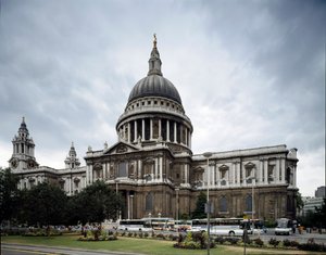 A view of the cathedral of Saint Paul designed by the architect Christopher Wren (1632-1723), the dome is nicknamed the Pantheon. London, England