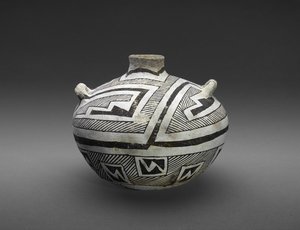 阶梯式和条纹式设计的Jar（Olla） 作者 文化大亨