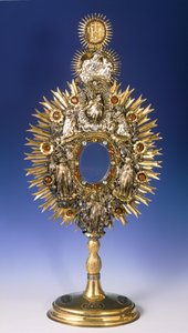 巴洛克式的monstrance（银镶嵌珠宝和烫金）