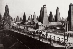 大约在1890年，俄罗斯里海巴库的油井