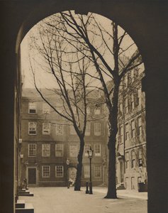 庙里的早春景象，c1935年。 作者 唐纳德·麦克利什