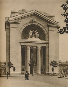 布什大厦（Bush House），战后伦敦的美国文物，约1935年。