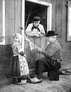 荷兰人穿着木底鞋，马肯，荷兰，1936年。