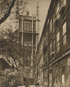 克利福德旅馆（Cliffords Inn）的唱片办公室（Pinnacled Tower），摄于1935年。 作者 唐纳德·麦克利什
