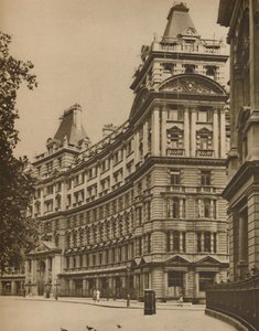 索尔兹伯里大厦：城市中的王室商业场所，建于1935年。 作者 唐纳德·麦克利什