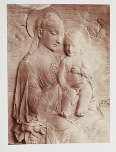 "圣母与圣婴"，多纳太罗作品。 作者 多纳泰洛