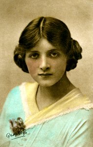 格拉迪斯·库珀（Gladys Cooper）1888-1971年，英国女演员，二十世纪初。