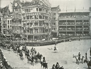 罗伯茨勋爵（Lord Roberts）监督圣保罗教堂墓地的布置，1897年