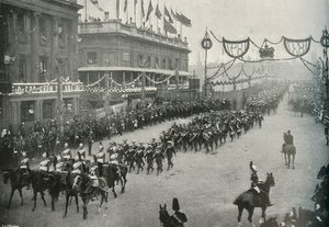 海军特遣队穿越伦敦桥进入伦敦南沃克，1897年。