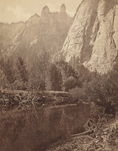 大教堂尖顶，优胜美地山谷，1872年。 作者 爱德沃德·迈布里奇