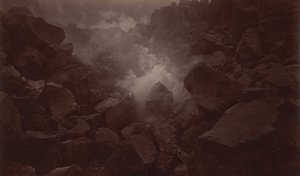 火山口，克萨尔特南戈-危地马拉，1875年。 作者 爱德沃德·迈布里奇