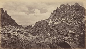 从火山口看Quezaltenango，1877年。 作者 爱德沃德·迈布里奇