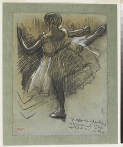 舞者 Vue de Dos，“Grand Battement à la Seconde”，约 1885-90 年（黑色粉笔在绿色纸上用白色粉笔加高） 作者 埃德加·德加
