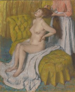 女人有她的头发精梳，c.1886-88（柔和的浅绿色编织纸附在纸浆板上）