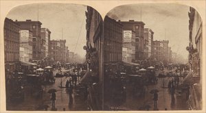 雨中的百老汇，可能取自纽约市百老汇308或310号，约1860年代。 作者 爱德华·安东尼