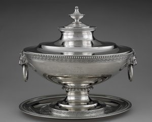 带底板的汤杯 作者 爱德华·钱德勒·摩尔