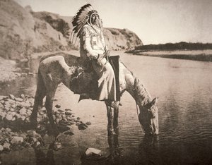 黑脚部落的酋长，c.1907（黑白照片） 作者 Edward Sheriff Curtis