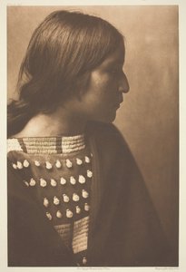 阿里卡拉女孩，1908年。 作者 爱德华警长柯蒂斯