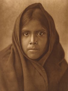 Qahatika 女孩，c.1907（大幅面照相凹版） 作者 爱德华警长柯蒂斯