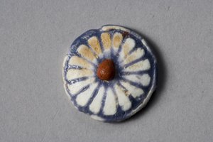 花卉圆形，阿马尔纳时期，公元前1353-37（彩陶）