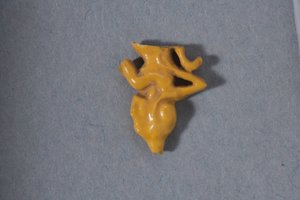 坐着的公主，新王国，阿马尔纳时期（彩陶）的零碎镂空珠