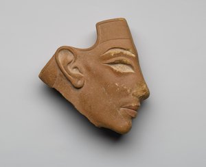 镶嵌型材头，来自新王国的Tell el-Amarna，公元前135.3-36（红色石英岩）