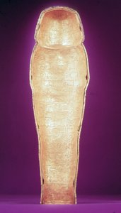 其中一个canopic棺材的内部，从图坦卡蒙墓（公元前1370-1352）新王国（殴打金）（另见227991-2）