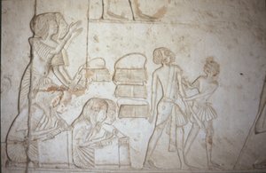 从Horemheb墓（公元前1323-1295）新王国（壁画）（详见218337）描绘工作中的文士的救济