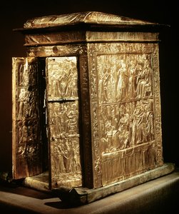 图坦卡蒙金色神殿（公元前1370  -  52年）新王国（用覆盖着金片的石膏覆盖的木头）