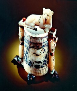 从新王国图坦卡蒙墓（画雪花石膏）看到的国王像狮子的笨拙的罐子（另见148194）