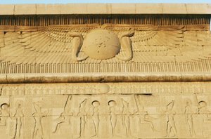 浮雕，南托勒密门户，阿蒙神庙，卡纳克神庙建筑群（联合国教科文组织世界遗产名录 作者 埃及第19王朝