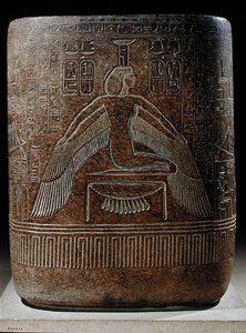 Nephthys保护法老，从拉美西斯三世（公元前1854-1153）的石棺中拯救他在新王国国王谷（粉红色花岗岩）的坟墓