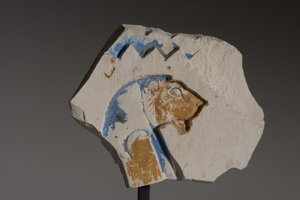 碎片与狮头象形文字，晚期（彩绘石灰石）
