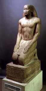 Nakhtorheb跪拜，Saite Period（石英岩）的雕像（另见154085）