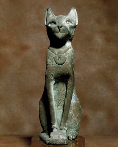埃及古物：女神猫Bastet。青铜雕塑。都灵，埃及博物馆--埃及古物：巴斯泰特猫女神。青铜雕塑。意大利都灵埃及博物馆