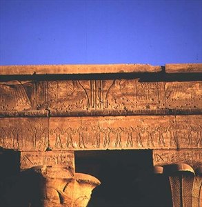 Architrave，来自荷鲁斯神庙 作者 埃及托勒密时期