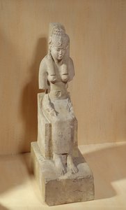 女神Rattawy的雕像，来自Medamud（石灰石） 作者 埃及托勒密时期
