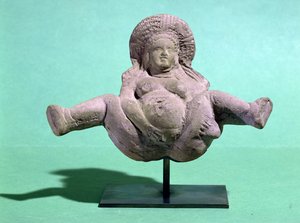 从亚历山大（兵马俑）分娩的妇女的小雕像，给予孕妇成功分娩
